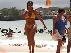 Tres lesbianas meando durante vídeos porno en español latino el sexo.